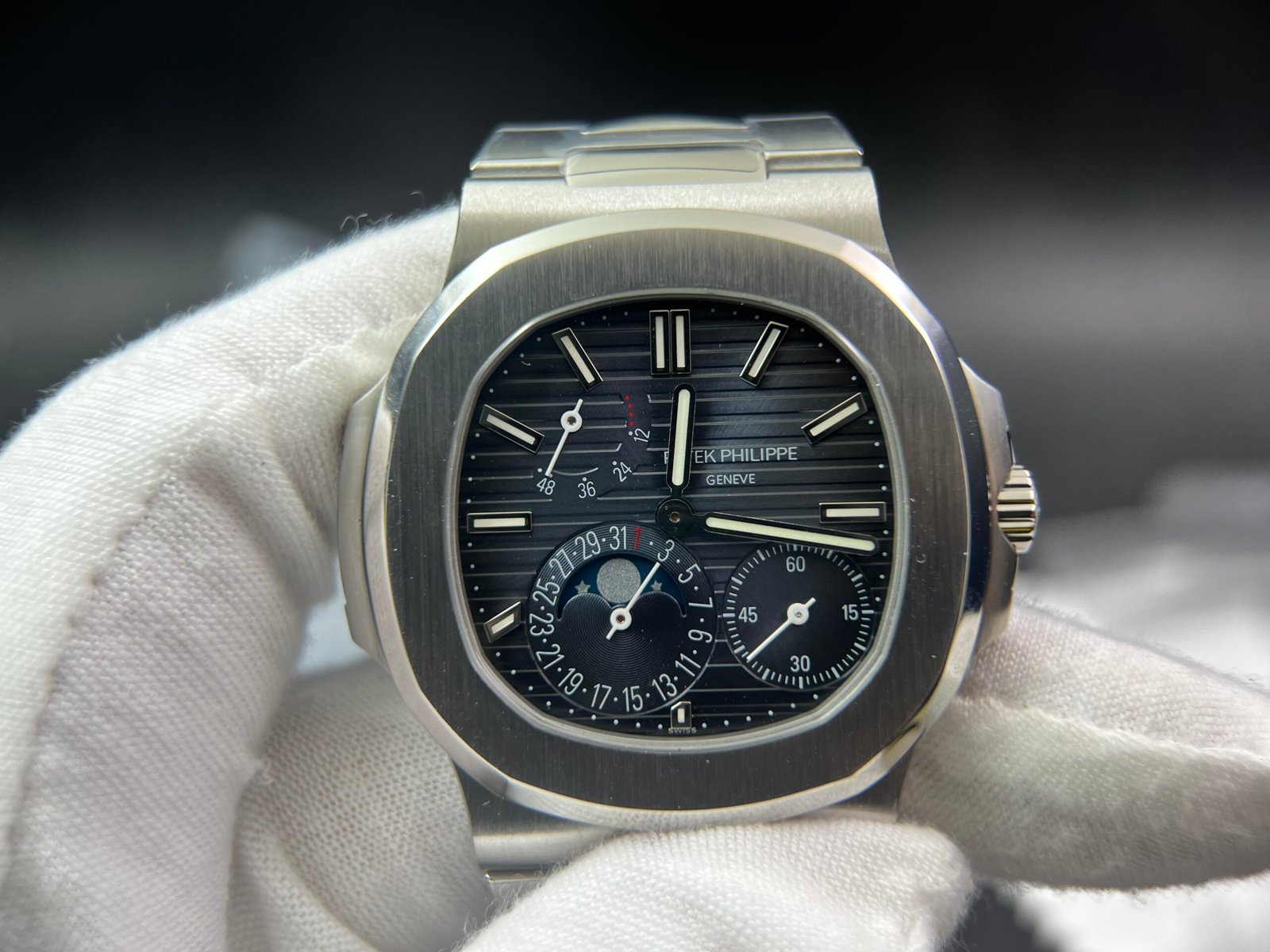 Nautilus 5712 PPF SS 1:1 Best Edition Blue Dial on SS Bracelet A240 Super Clone - Image 2