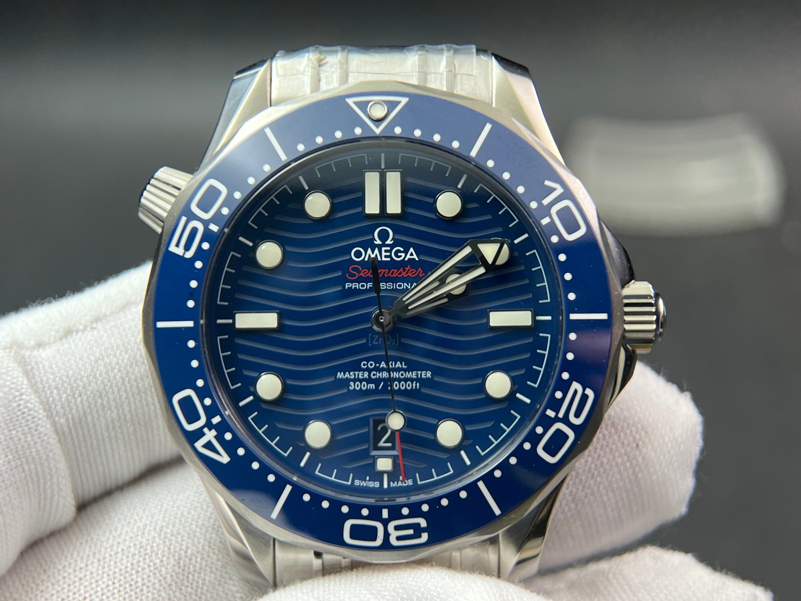 Seamaster Diver 300M VSF 1:1 Best Edition Blue Ceramic Blue Dial on SS Bracelet A8800 V2 (Include blue strap) - Image 6
