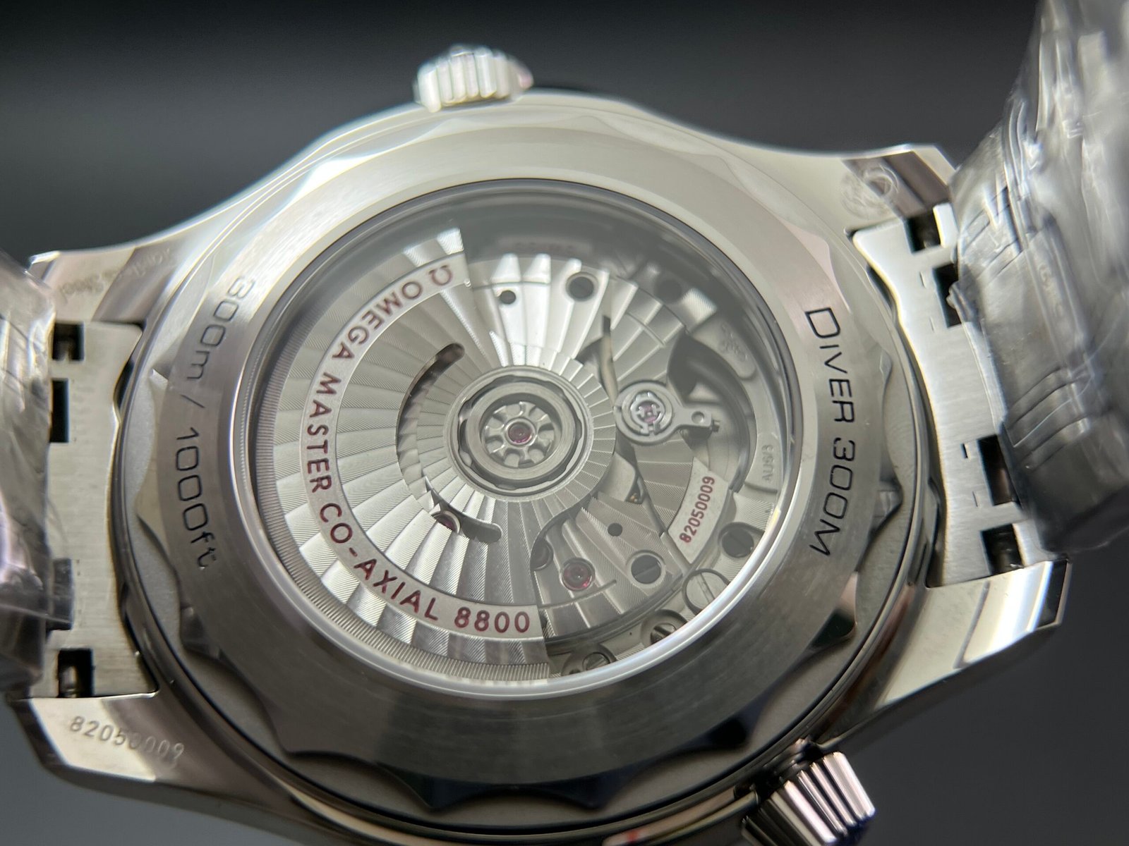 Seamaster Diver 300M VSF 1:1 Best Edition Blue Ceramic Blue Dial on SS Bracelet A8800 V2 (Include blue strap) - Image 10