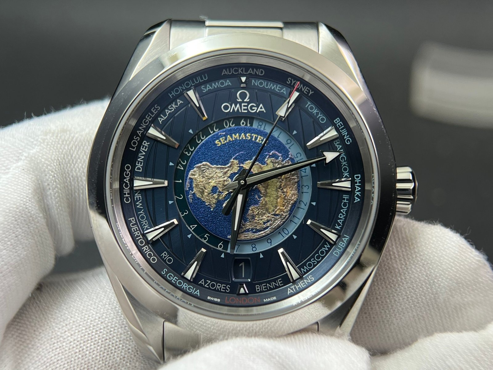 Aqua Terra Worldtimer VSF 1:1 Best Edition Blue Dial on SS Bracelet A8938 Super Clone 43mm - Image 2