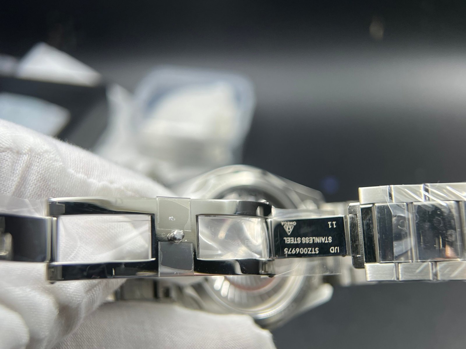 Aqua Terra 150M Master Chronometers VSF 1:1 Best Edition White Dial Orange Hand on SS Bracelet A8900 Super Clone - Image 17