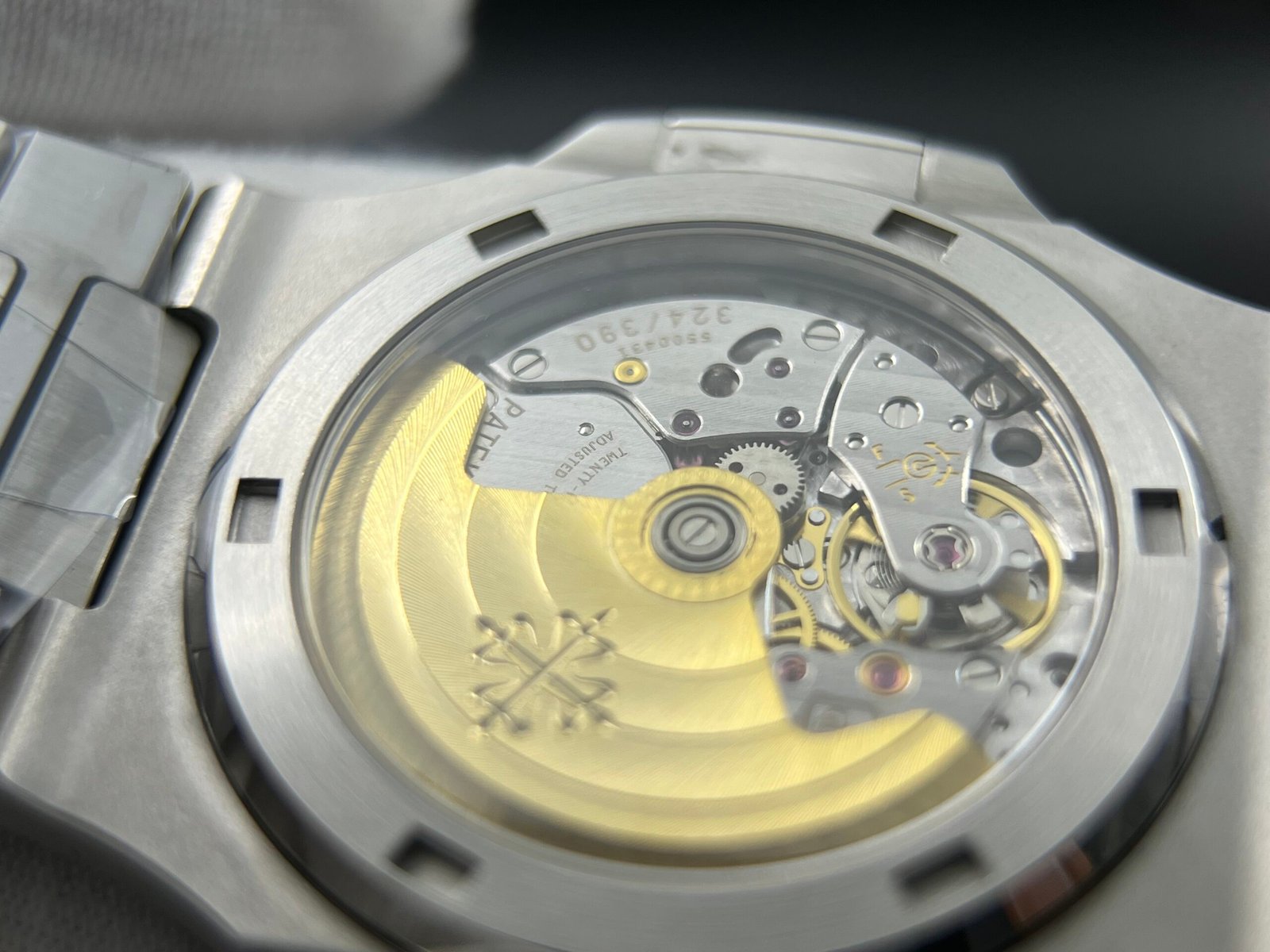 Nautilus 5711/1A 1:1 Best Tiffany & Co.-White Textured Dial on SS Bracelet A324 Super Clone - Image 15