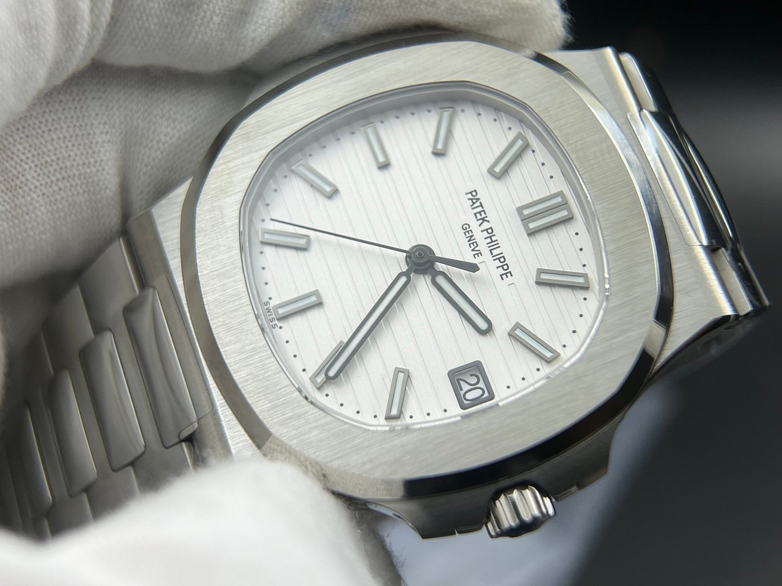 Nautilus 5711/1A 3KF 1:1 Best Edition White Textured Dial on SS Bracelet A324 Super Clone V2 - Image 6