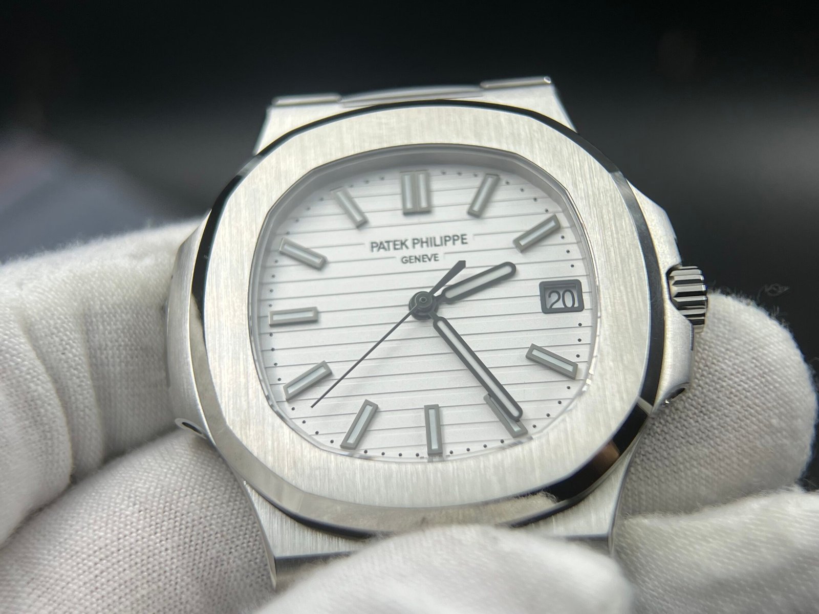 Nautilus 5711/1A 3KF 1:1 Best Edition White Textured Dial on SS Bracelet A324 Super Clone V2 - Image 7