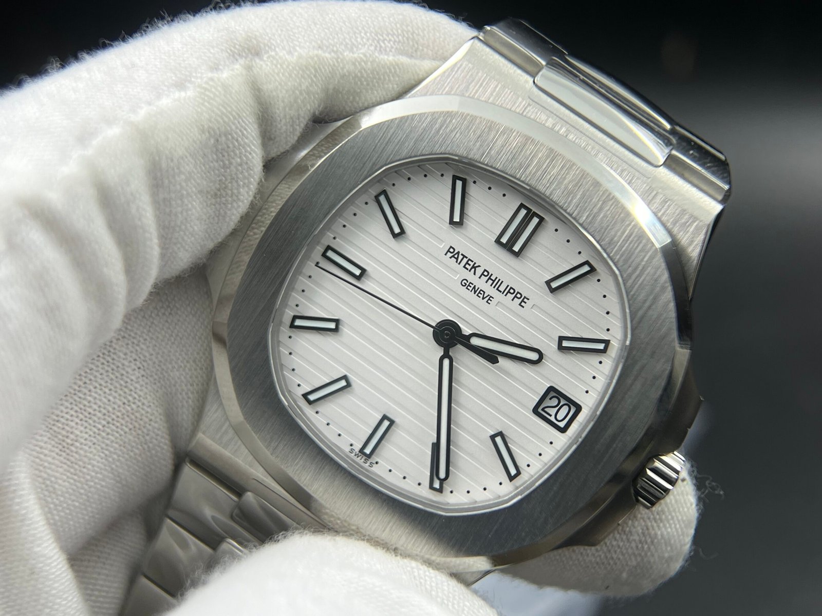 Nautilus 5711/1A 3KF 1:1 Best Edition White Textured Dial on SS Bracelet A324 Super Clone V2 - Image 9