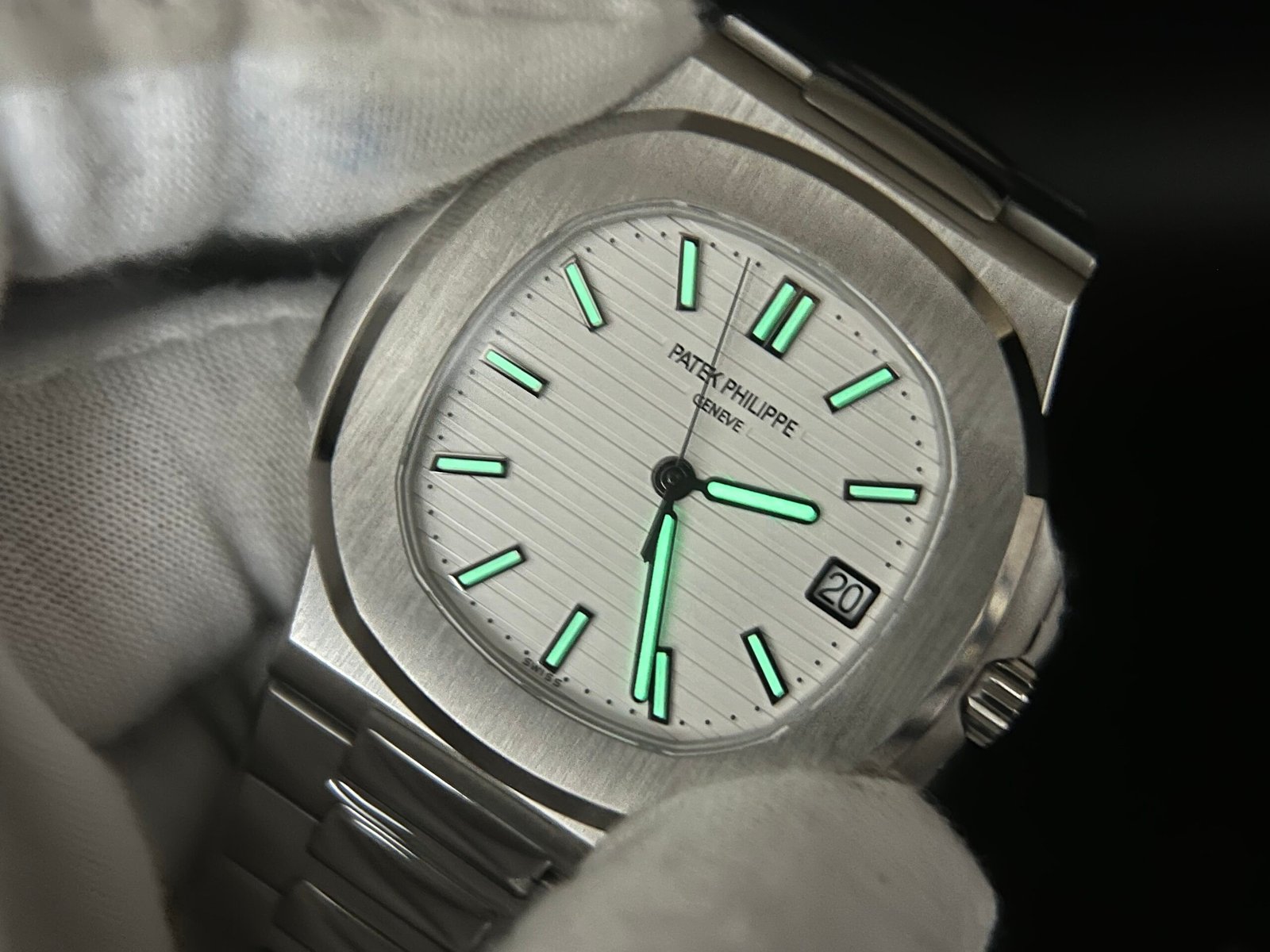 Nautilus 5711/1A 3KF 1:1 Best Edition White Textured Dial on SS Bracelet A324 Super Clone V2 - Image 11